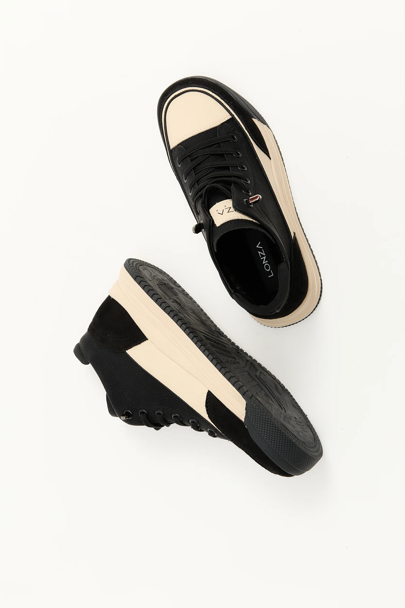 Bris Black - Image 6