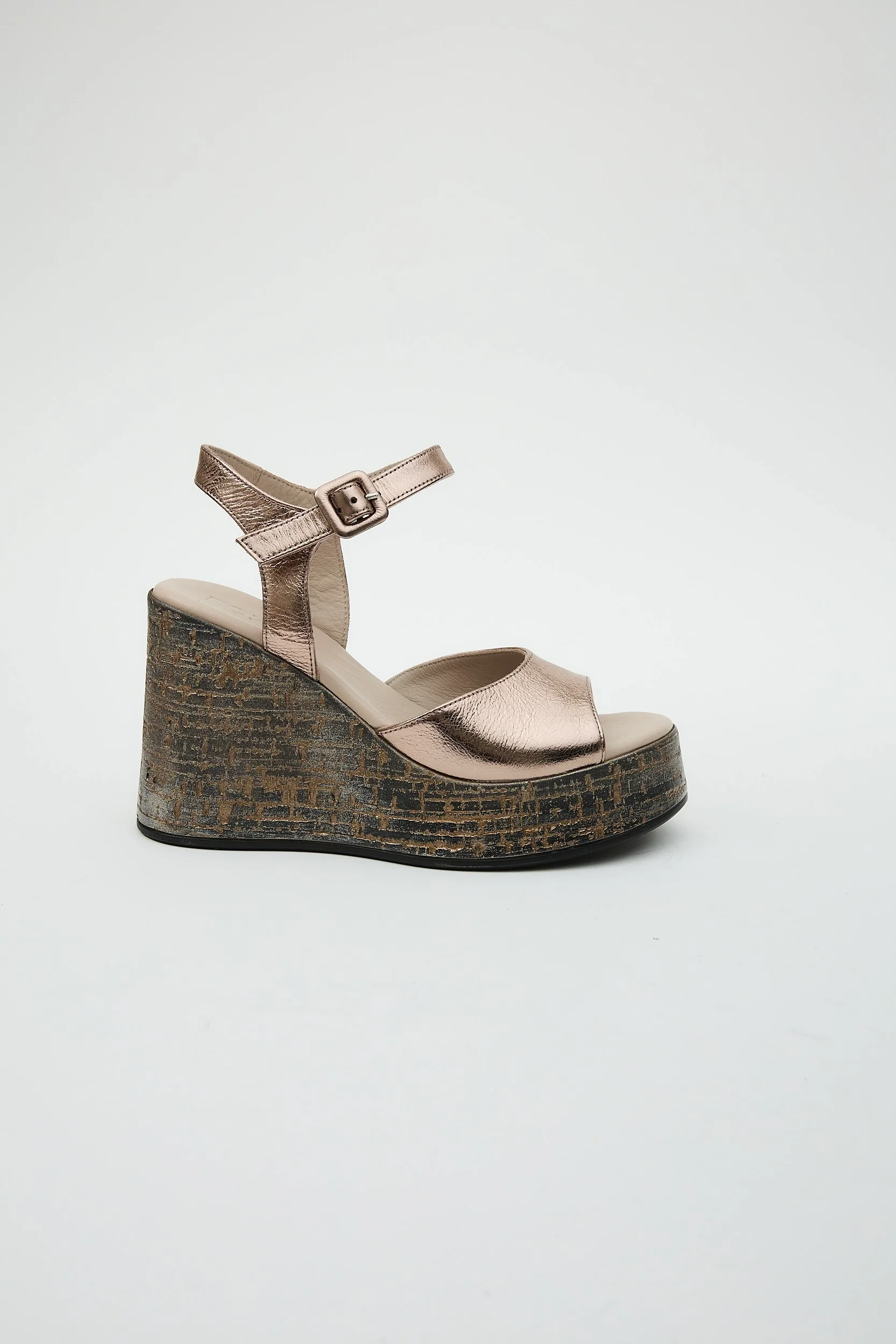 Lenore Bronze