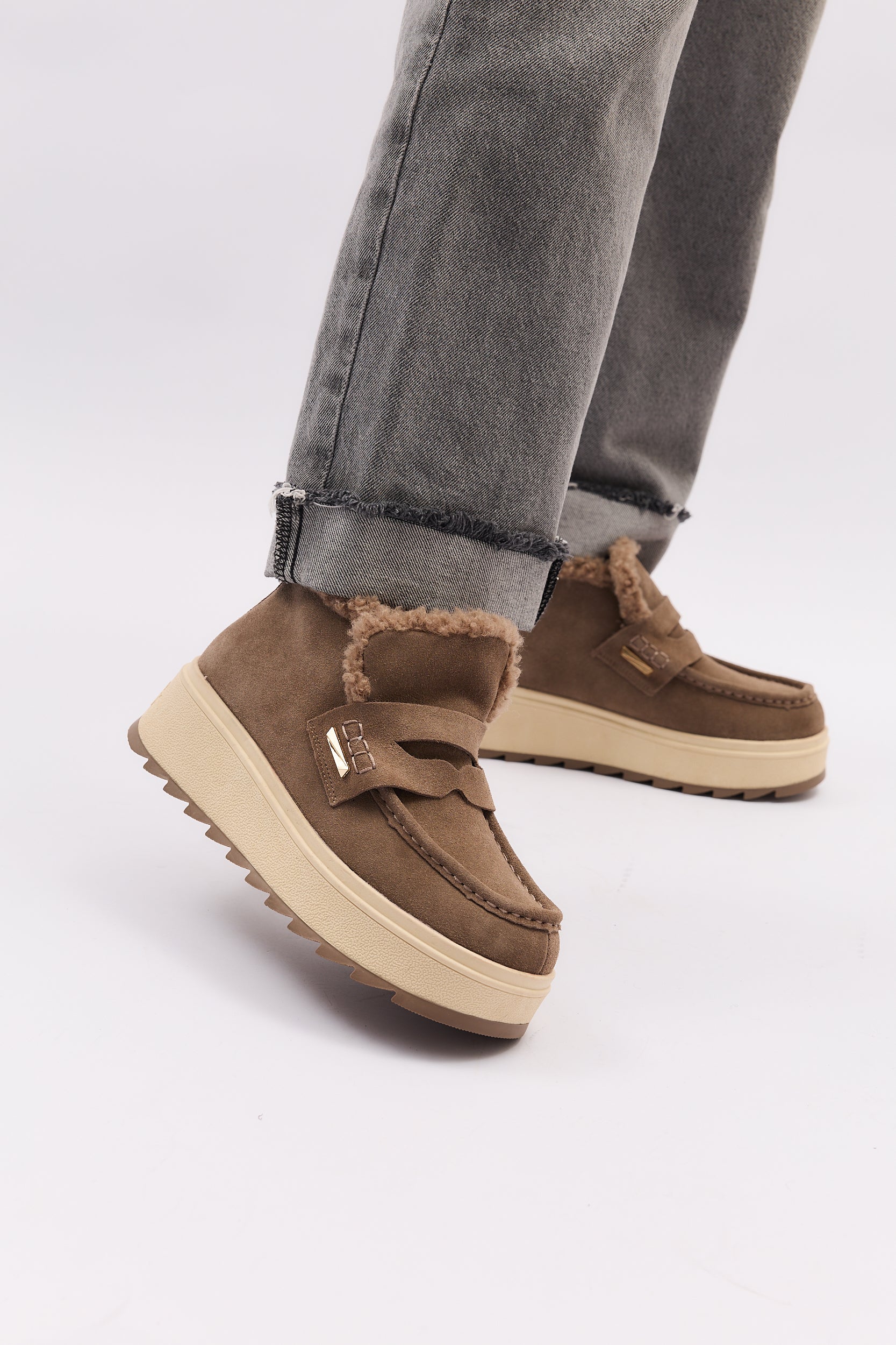 Lumira Brown - Image 10