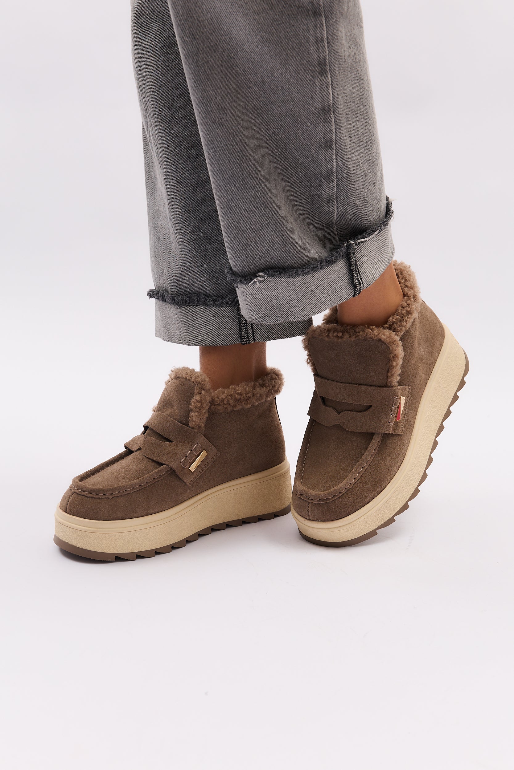 Lumira Brown - Image 12