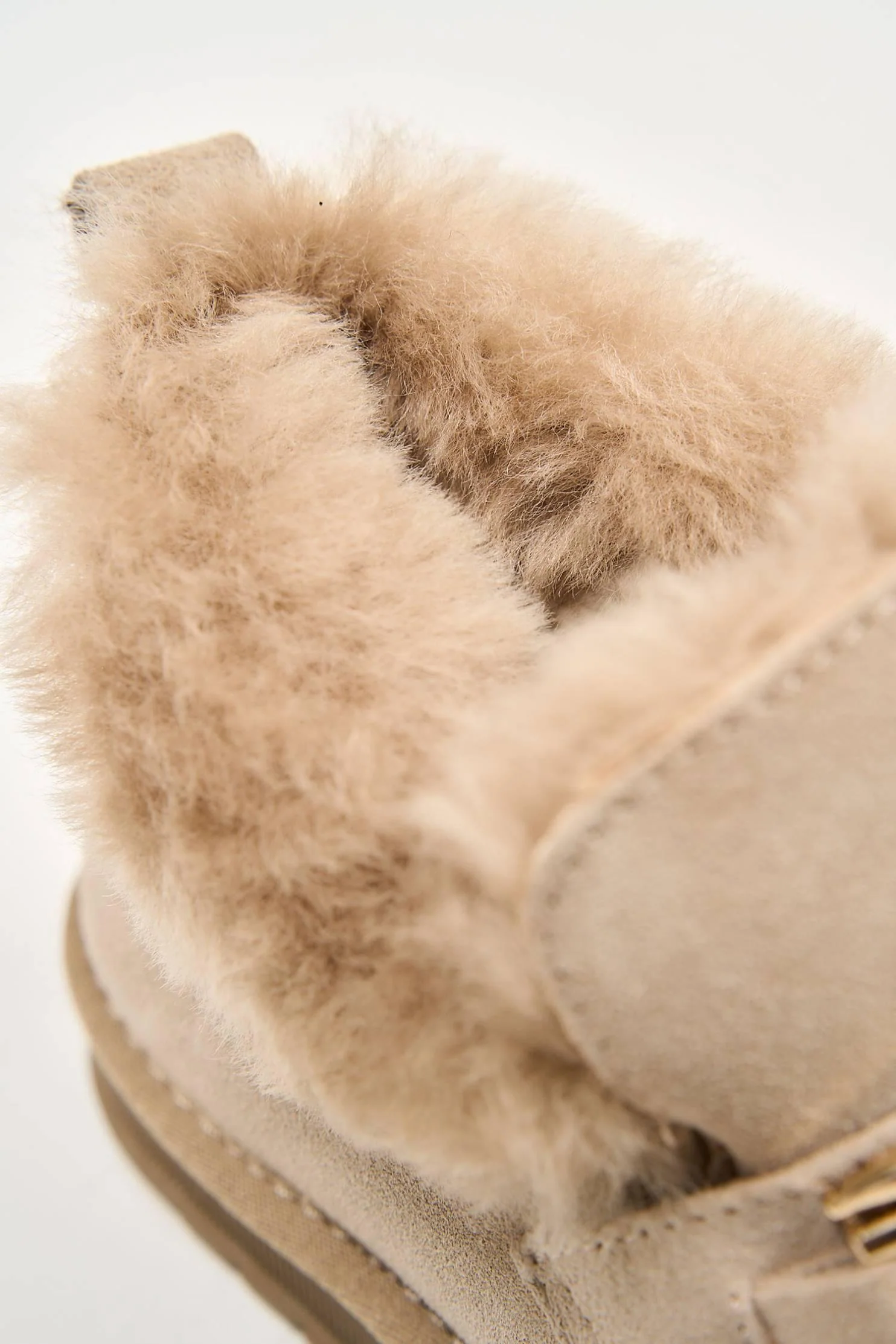 Puff Buckle Beige - Image 11
