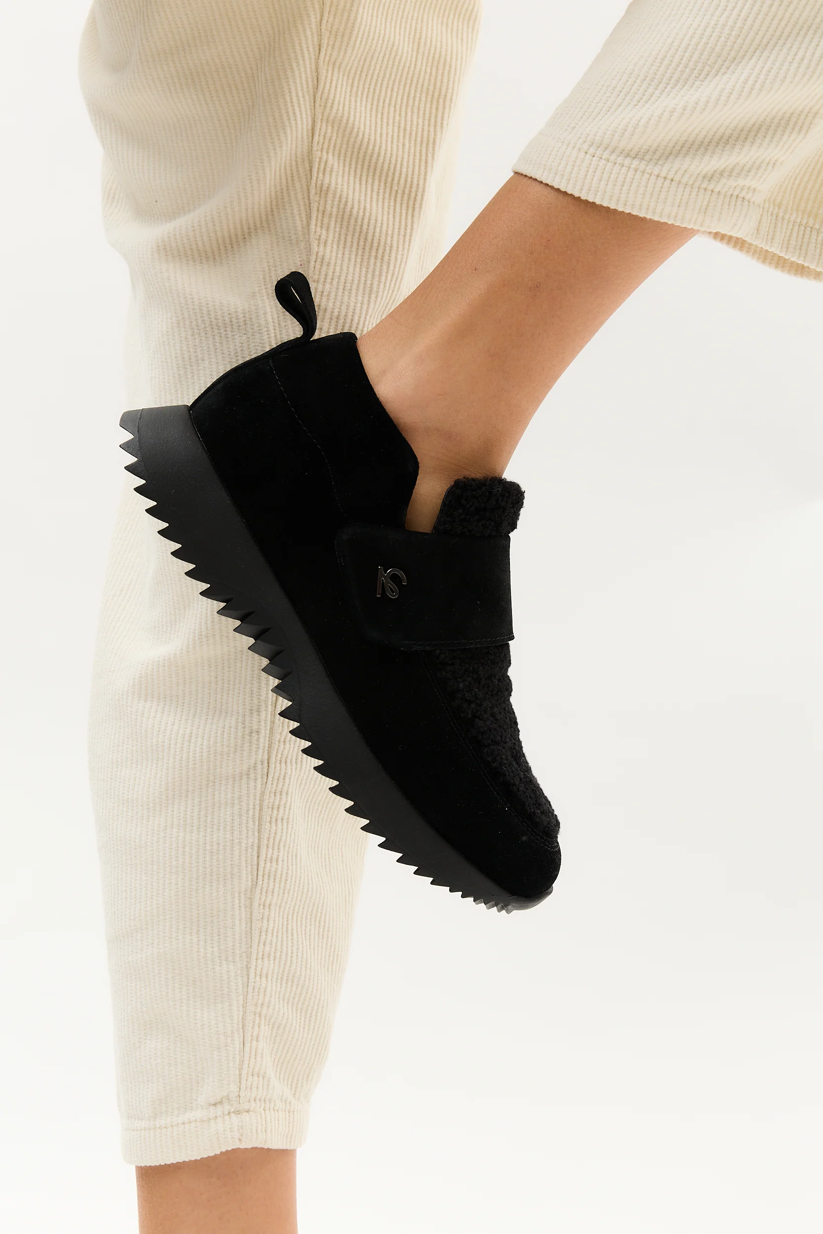 Valonne Black - Image 10